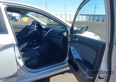 2013 Hyundai Accent Gs z USA, uszkodzony, nr VIN KMHCT5AE0DU063430